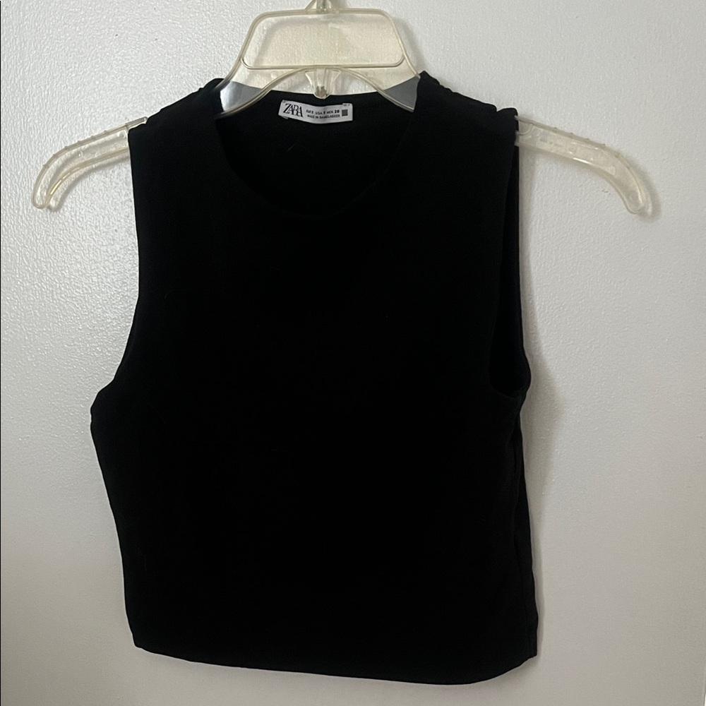 Zara women's black sleeveless crop top